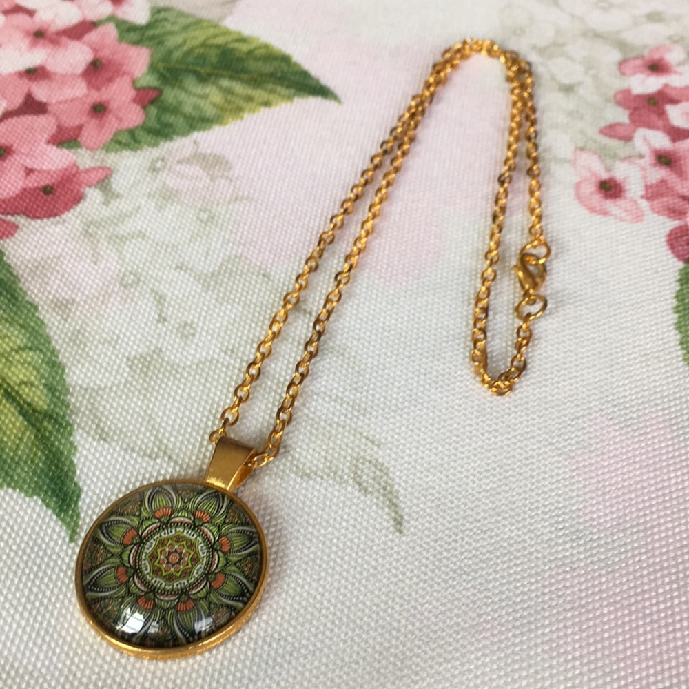 Mandala Glass Cabashon Necklace 18” NWT - Picture 4 of 5
